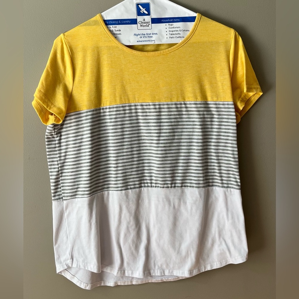 Casual Women's Yellow, White, Gray Striped Tee XL